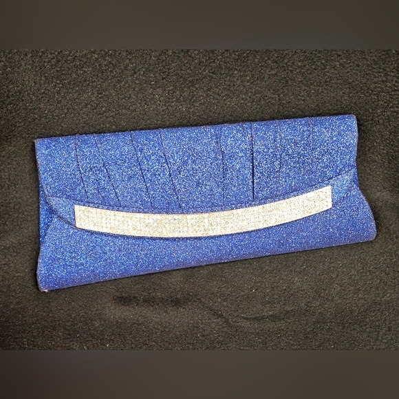 Glittery blue clutch / shoulder bag with silver accent in front & gold hardware - Picture 3 of 6